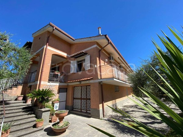casa indipendente in vendita a Formello