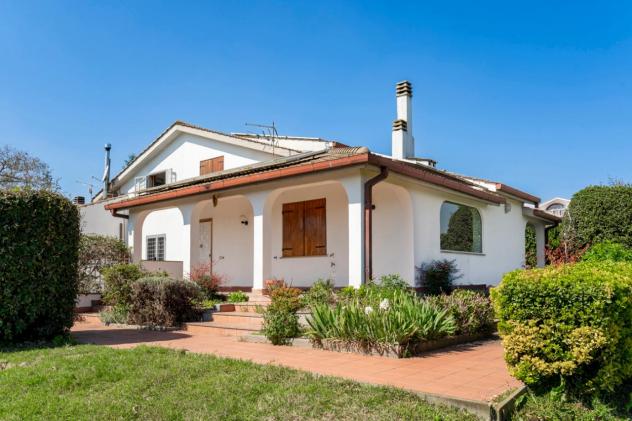 casa indipendente in vendita a Formello