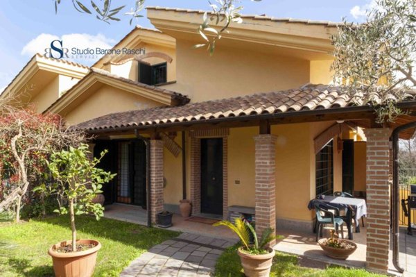 casa indipendente in vendita a Formello in zona Le Rughe