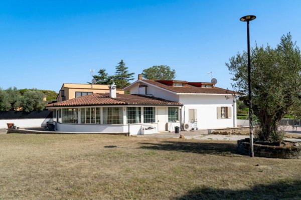 casa indipendente in vendita a Formello