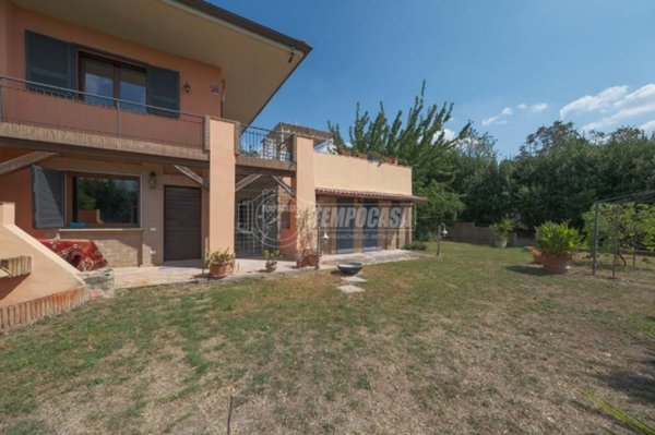 appartamento in vendita a Formello