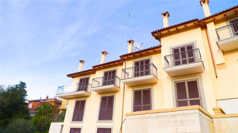 casa indipendente in vendita a Formello in zona Le Rughe