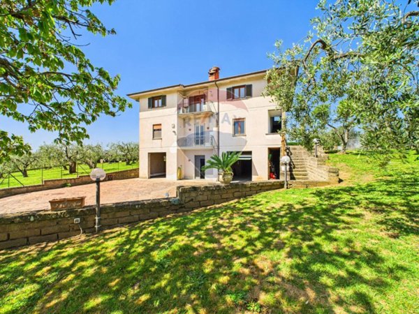 casa indipendente in vendita a Formello