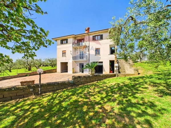 casa indipendente in vendita a Formello