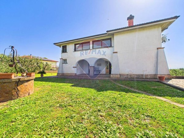 casa indipendente in vendita a Formello