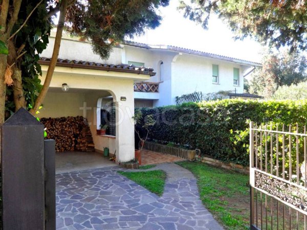 casa indipendente in vendita a Formello in zona Le Rughe
