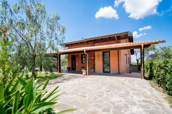casa indipendente in vendita a Formello