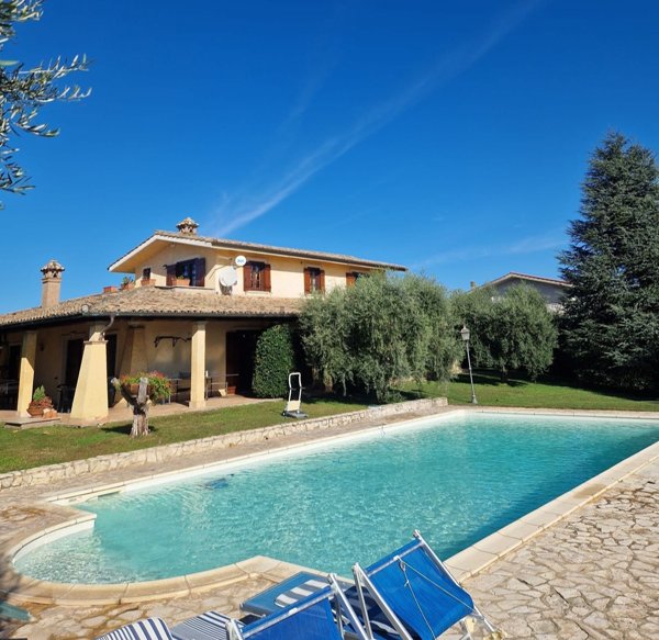 casa indipendente in vendita a Formello