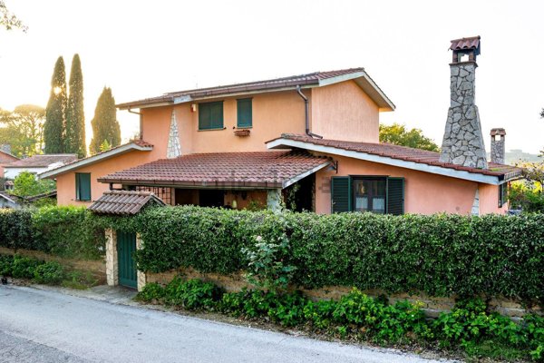 casa indipendente in vendita a Formello