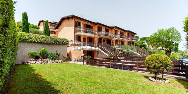 casa indipendente in vendita a Formello
