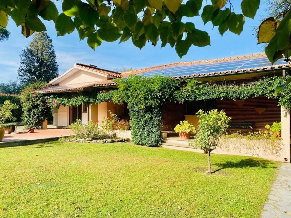casa indipendente in vendita a Formello