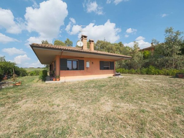 casa indipendente in vendita a Formello