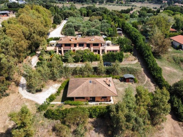 casa indipendente in vendita a Formello
