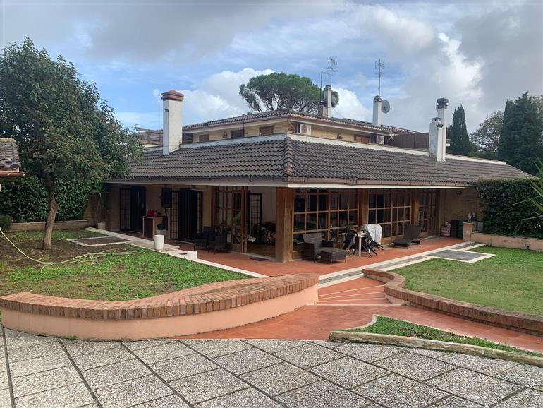 negozio in vendita a Formello