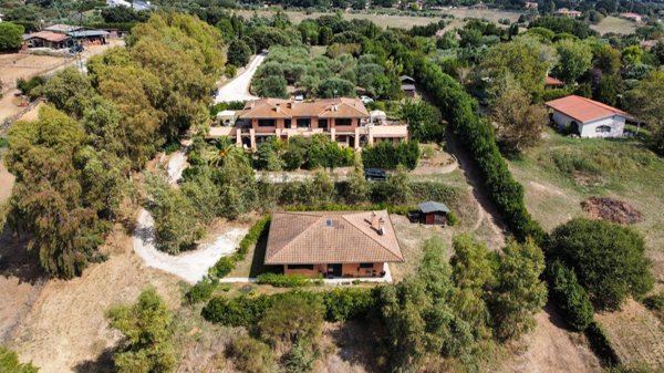 casa indipendente in vendita a Formello
