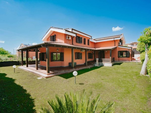 casa indipendente in vendita a Formello