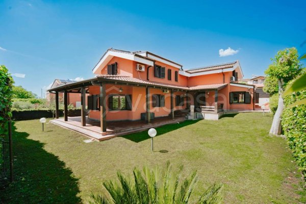 casa indipendente in vendita a Formello