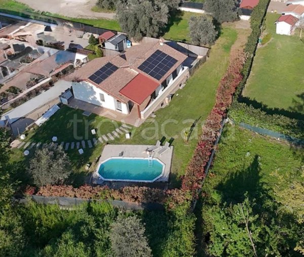 casa indipendente in vendita a Formello