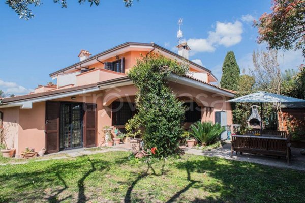 casa indipendente in vendita a Formello in zona Le Rughe