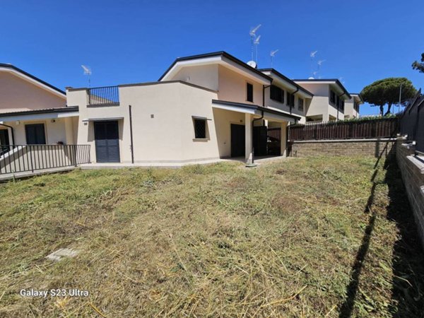 casa indipendente in vendita a Formello in zona Le Rughe