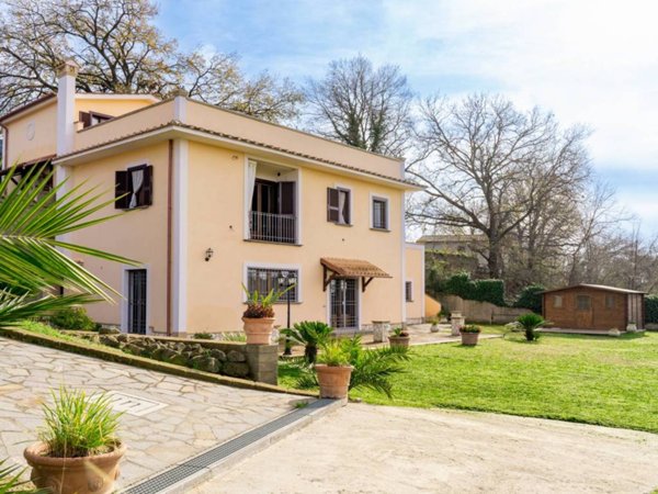 casa indipendente in vendita a Formello