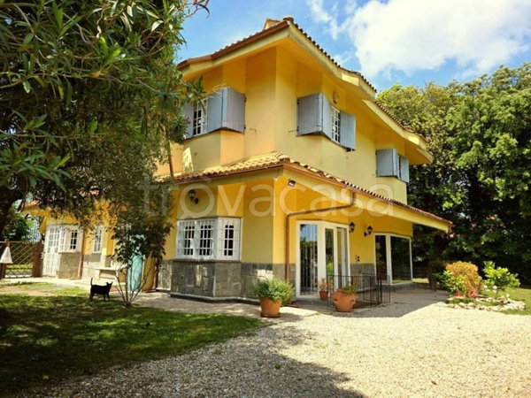 casa indipendente in vendita a Formello