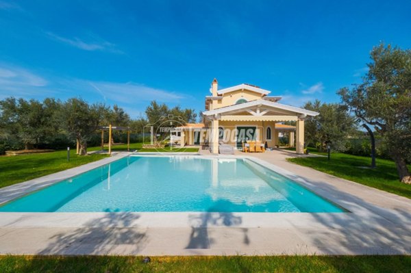 casa indipendente in vendita a Formello