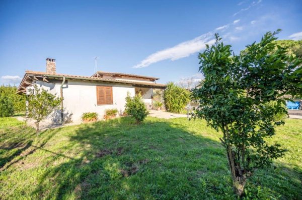 casa indipendente in vendita a Formello