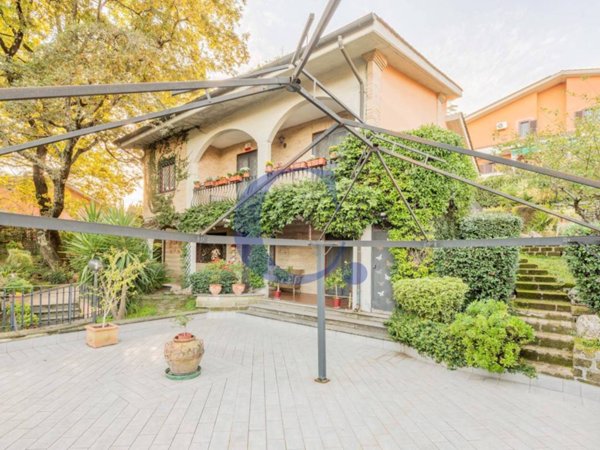 casa indipendente in vendita a Formello in zona Le Rughe