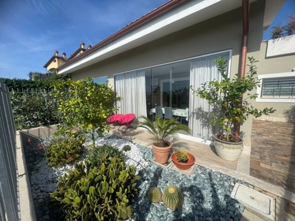 casa indipendente in vendita a Formello