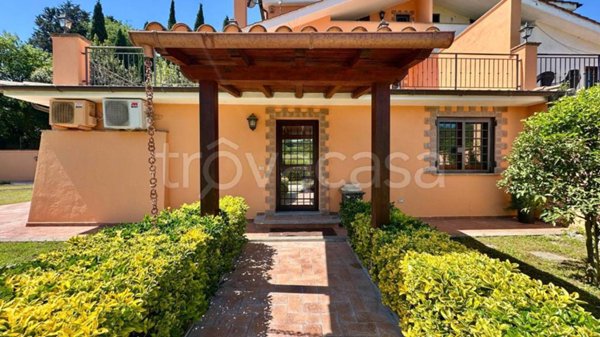 casa indipendente in vendita a Formello