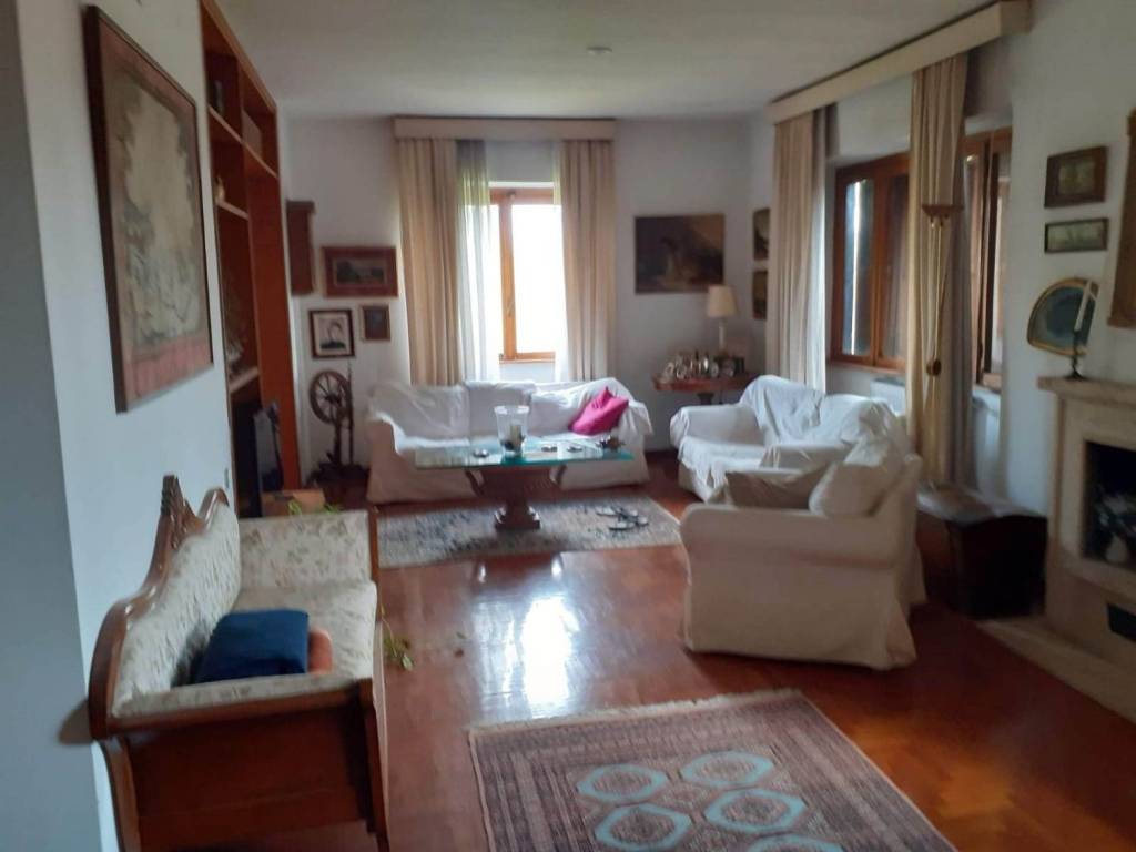 casa indipendente in vendita a Formello