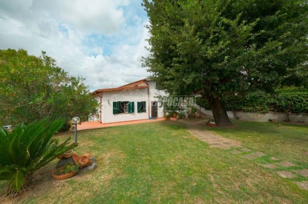 casa indipendente in vendita a Formello