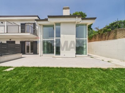 casa indipendente in vendita a Formello