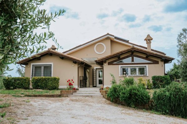 casa indipendente in vendita a Formello