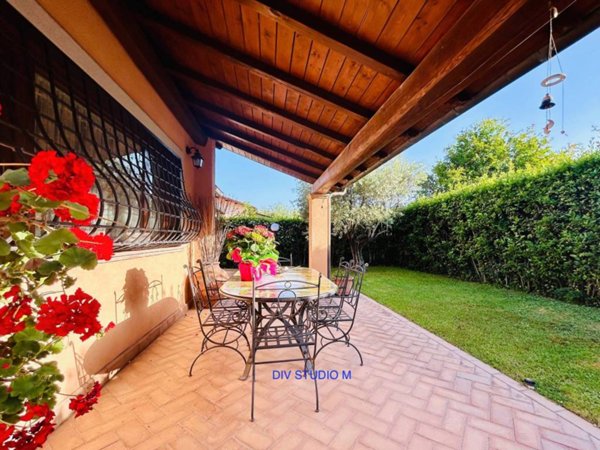 casa indipendente in vendita a Formello in zona Le Rughe