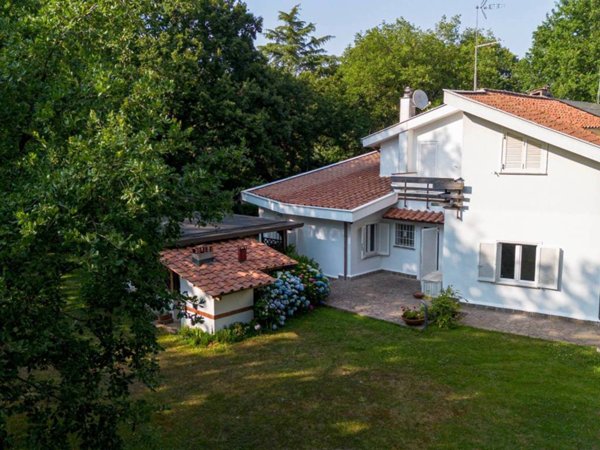 casa indipendente in vendita a Formello