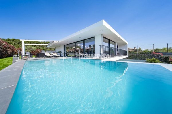 casa indipendente in vendita a Formello