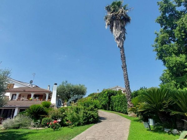casa indipendente in vendita a Formello