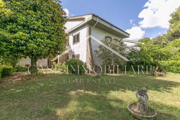 casa indipendente in vendita a Formello