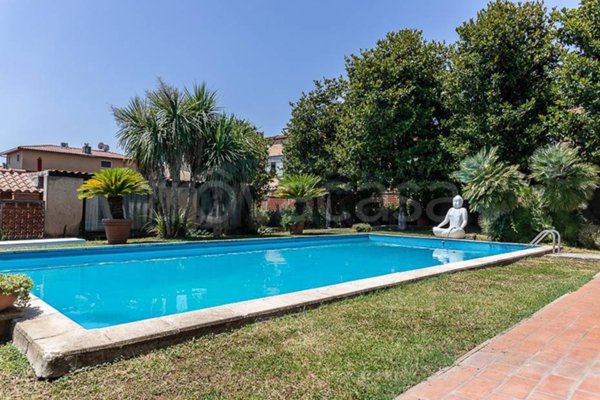 casa indipendente in vendita a Formello