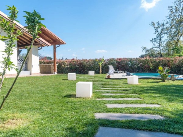 casa indipendente in vendita a Formello