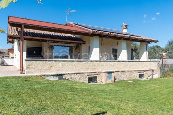 casa indipendente in vendita a Formello