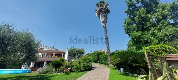 casa indipendente in vendita a Formello