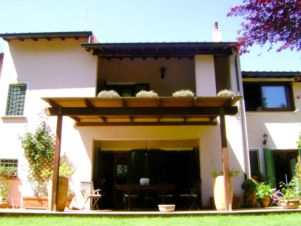 casa indipendente in vendita a Formello in zona Le Rughe