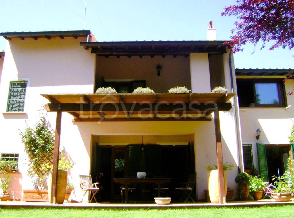 casa indipendente in vendita a Formello in zona Le Rughe