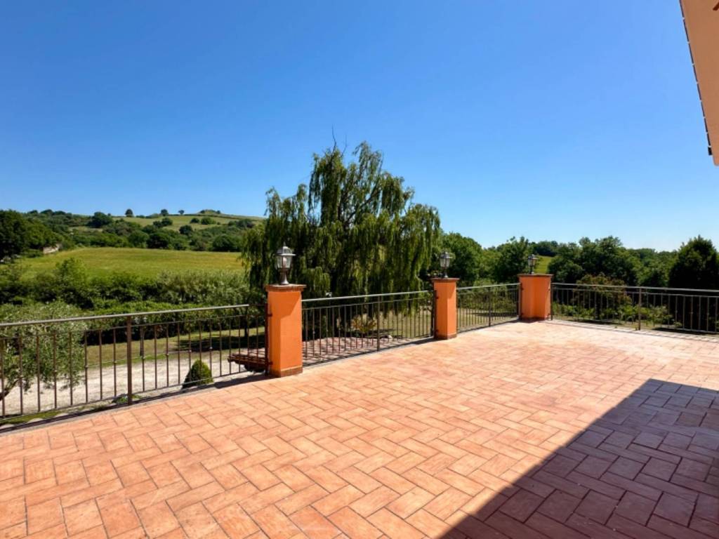 casa indipendente in vendita a Formello