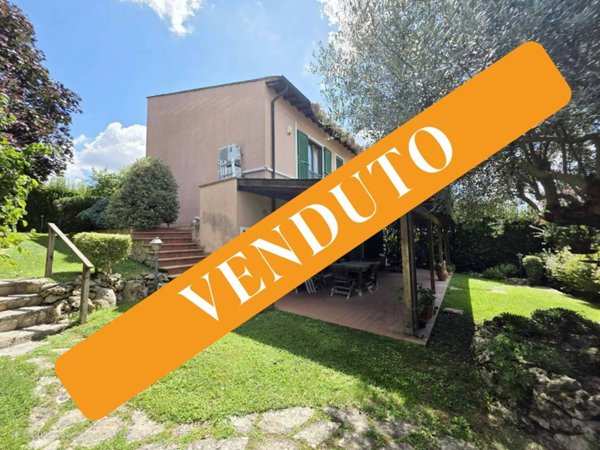 casa indipendente in vendita a Formello in zona Le Rughe
