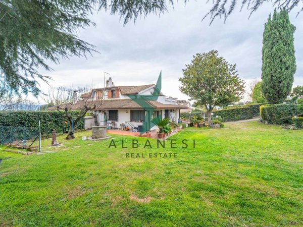 casa indipendente in vendita a Formello
