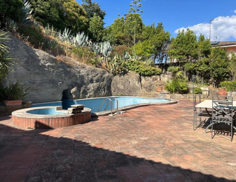 casa indipendente in vendita a Formello in zona Le Rughe